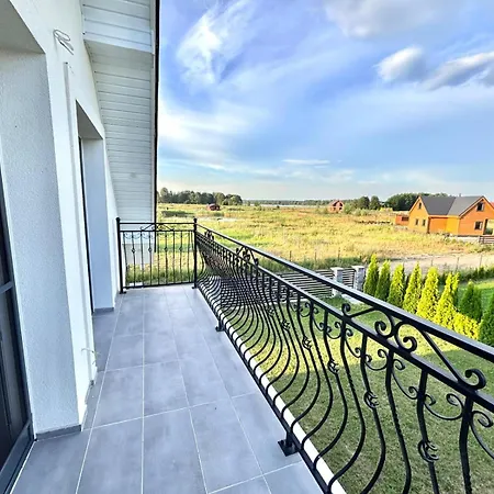 Villa White Glove